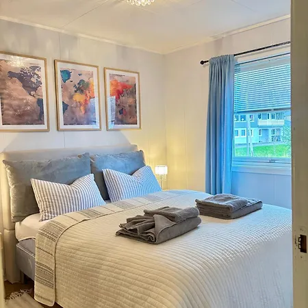 Linda's House * Senjahopen