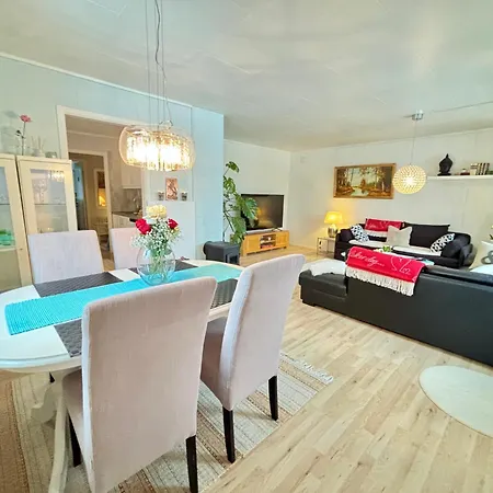 Semesterbostad Linda's House *